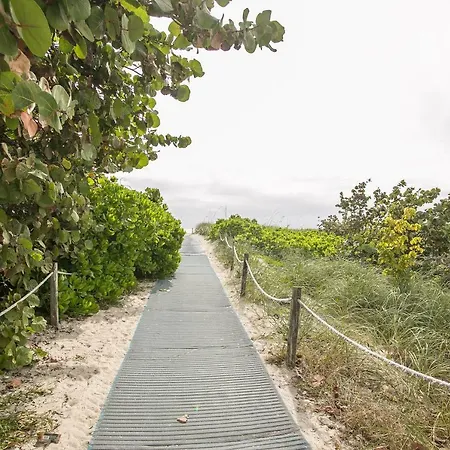 2 Bedroom 2 Bath With Patio On 11Th Collins Ave Miami Beach Exterior photo