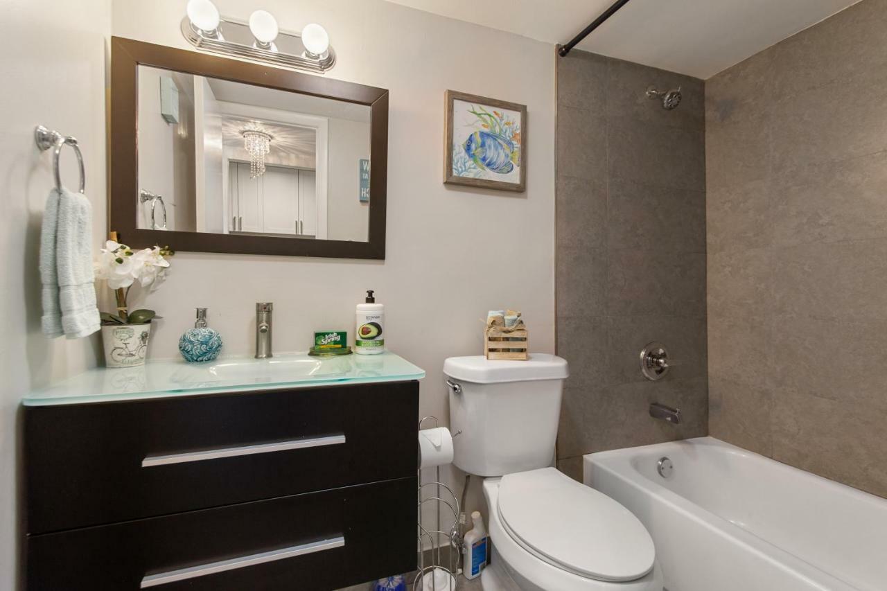 2 Bedroom 2 Bath With Patio On 11th Collins Ave Apartment Miami Beach
