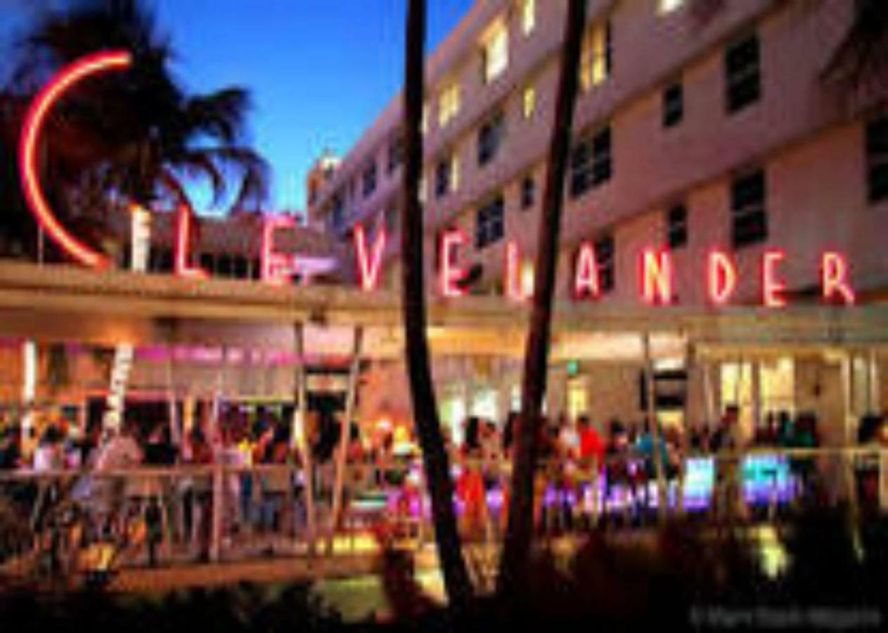 Apartment 2 Bedroom 2 Bath With Patio On 11th Collins Ave