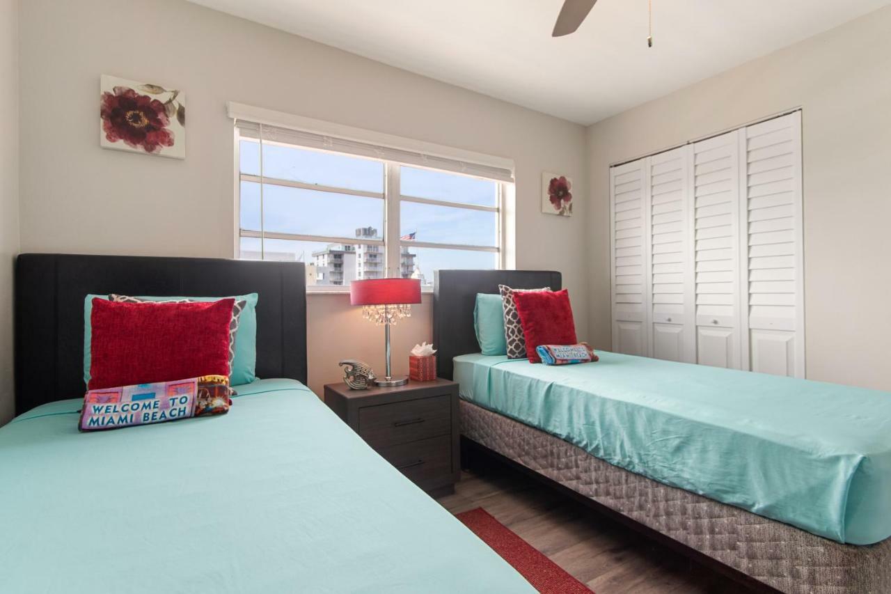 2 Bedroom 2 Bath With Patio On 11th Collins Ave *