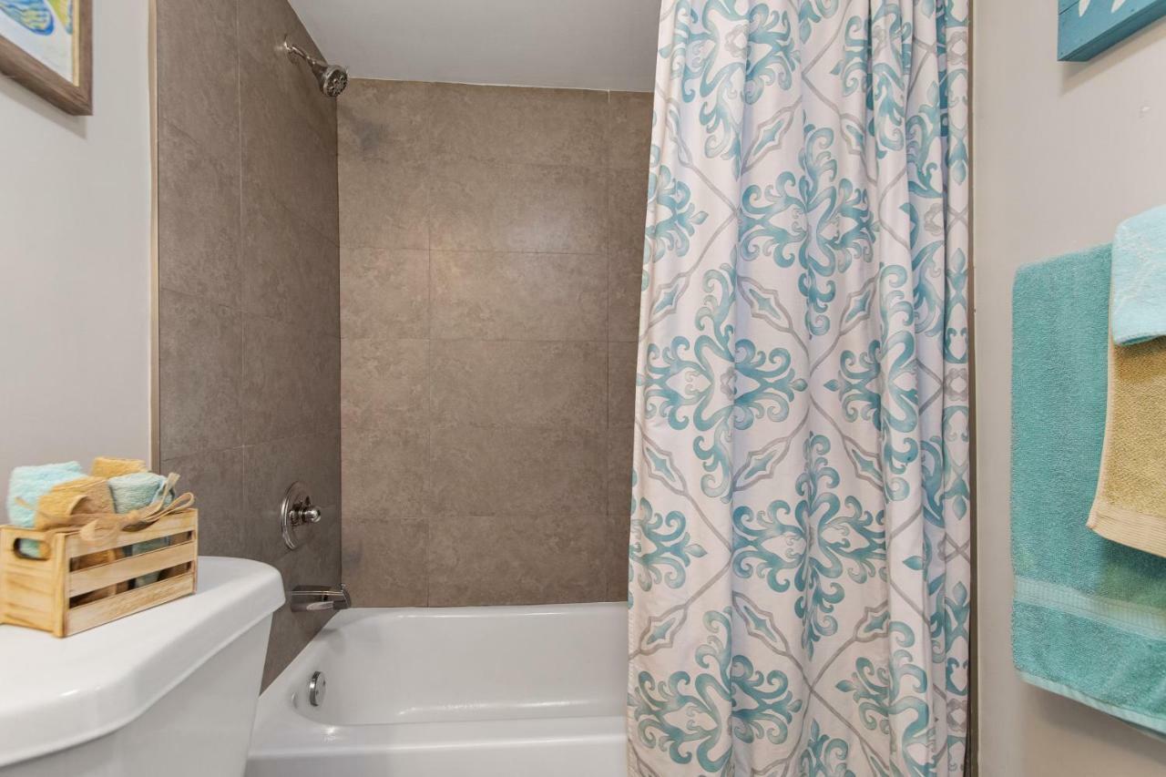2 Bedroom 2 Bath With Patio On 11th Collins Ave