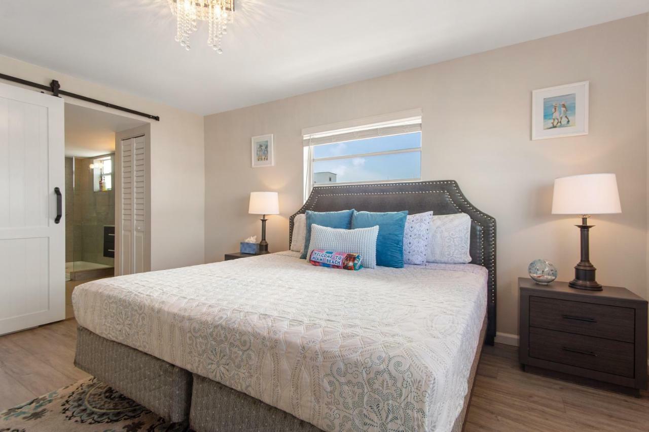 2 Bedroom 2 Bath With Patio On 11th Collins Ave Appartement Miami Beach