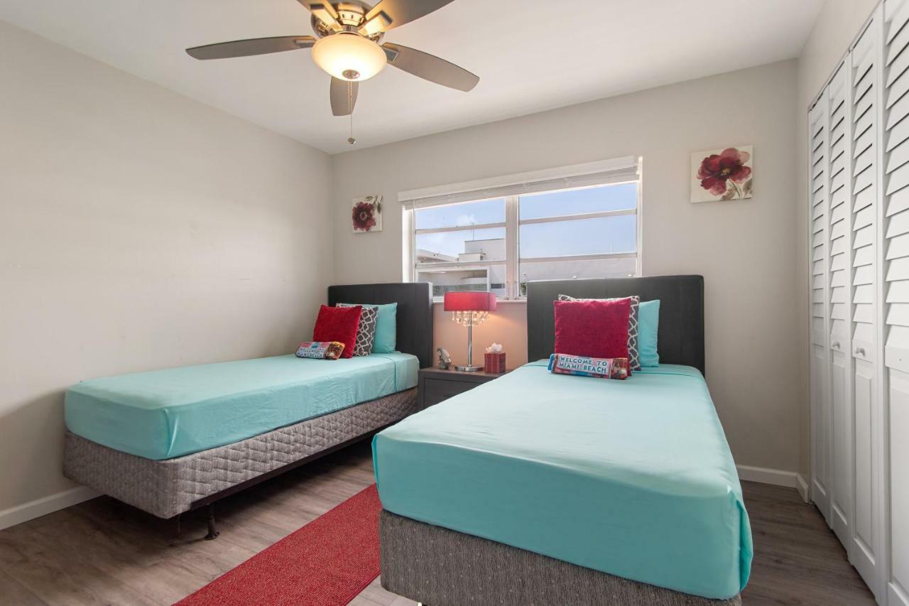 2 Bedroom 2 Bath With Patio On 11th Collins Ave Miami Beach