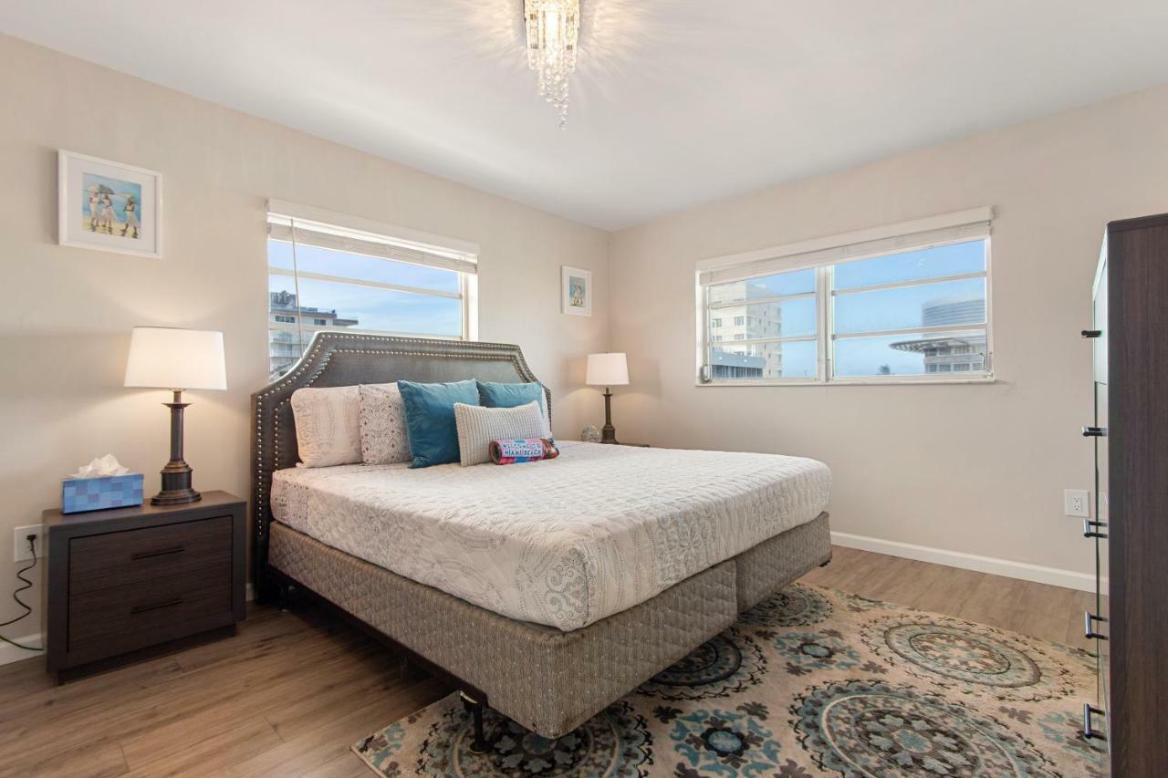 2 Bedroom 2 Bath With Patio On 11th Collins Ave Appartement *