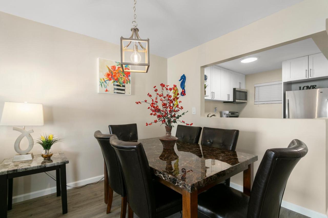 2 Bedroom 2 Bath With Patio On 11th Collins Ave * Miami Beach
