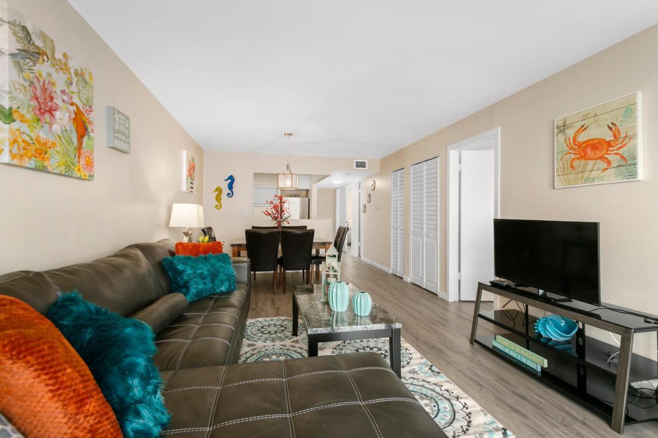 Apartment 2 Bedroom 2 Bath With Patio On 11th Collins Ave Miami Beach